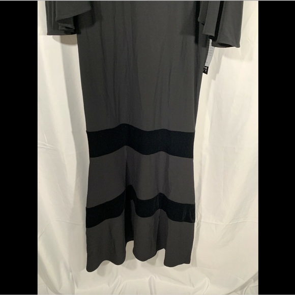 NWT Xscape Velvet Trim Off Shoulder Mermaid Dress - Picture 4 of 8